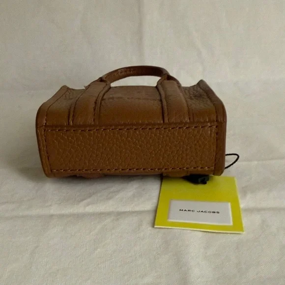 The Nano Tote Bag Charm - Picture 5 of 10